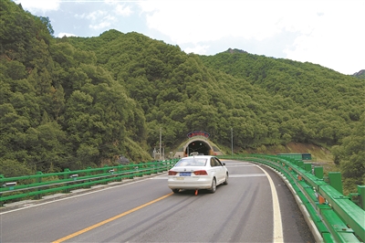 我省最美的生态旅游公路—扎碾公路