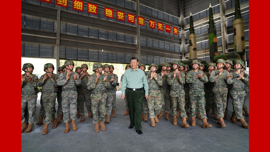 習近平視察火箭軍某旅