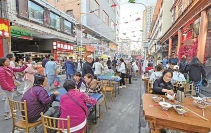 青海西寧：莫家街夜市開(kāi)街 煙火升騰點(diǎn)亮西寧夜經(jīng)濟(jì)