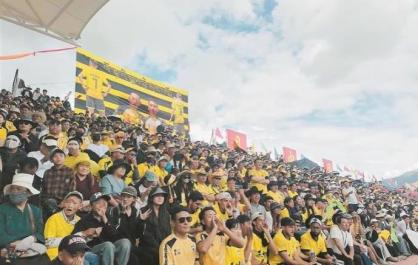 【大美青海·高原足球】高原绿茵场上的呐喊与热爱——第二届“青超联赛”第八轮青海玉树州主场见闻