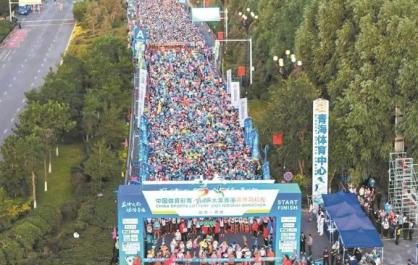 高原逐梦 全城燃情——中国体育彩票·2025大美青海高原马拉松赛当日见闻
