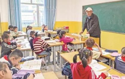 【鑄牢共同體 中華一家親】堅(jiān)守講臺35載 桃李芬芳愛無邊...