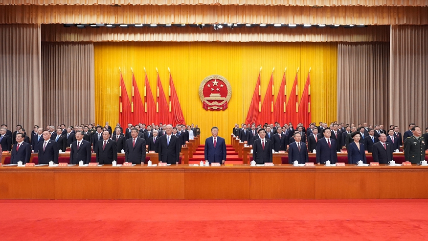 新疆维吾尔自治区成立70周年庆祝大会隆重举行 习近平出席大会