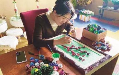 【文化中国行】从山林到指尖：松果的艺术新生