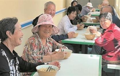 【輝煌“十四五” 改革譜新篇·走基層 看變化】日間照料中...