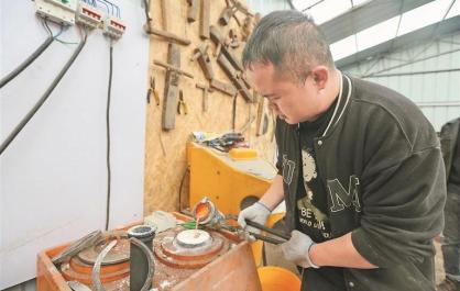 【家住黄河源】藏式银器“守艺人”