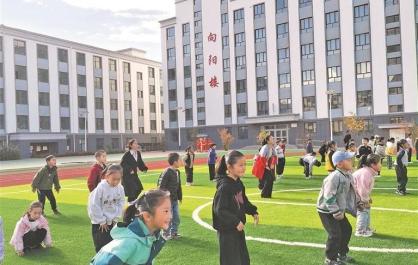 【辉煌“十四五” 改革谱新篇】石榴新苗 沃土花开