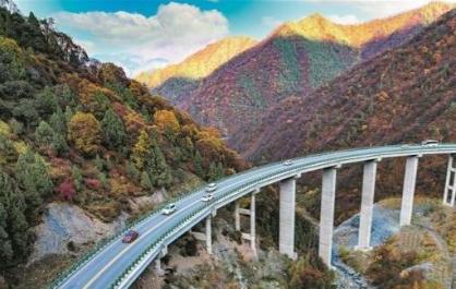 【堅定信心 實干爭先】三維發(fā)力 青海游持續(xù)升溫——2025青海三季度經(jīng)濟觀察之一