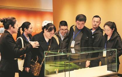 【文化中國行】“金色飾界”的千年匠心與文明交融