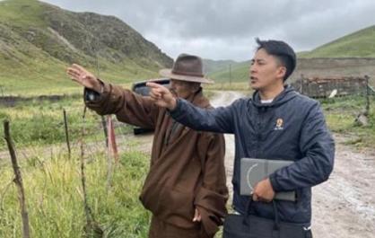 藏乡草原上的“法治传声筒”