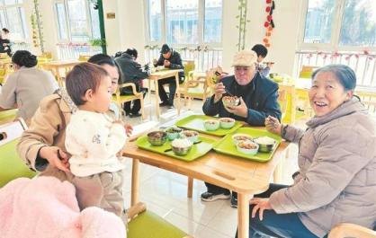 【四中全會精神在基層】熱飯暖屋護好“夕陽紅”