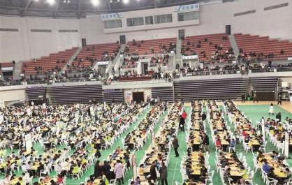 青海省青少年圍棋定段升段賽激戰(zhàn)正酣 1300名小棋手同場(chǎng)對(duì)...