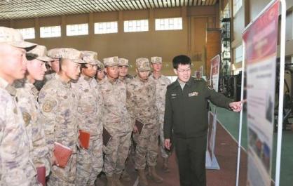 軍地聯(lián)動(dòng)開展“憲法進(jìn)軍營”活動(dòng)