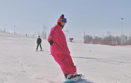 雪舞高原 甘河冰雪大世界焕新迎客
