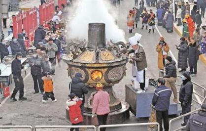 湟中老街焕新开街 千人共享暖锅盛宴