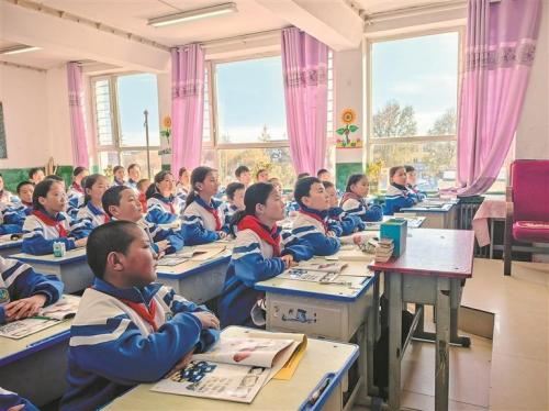 高原之上，风光“送暖”点亮“绿色革命”