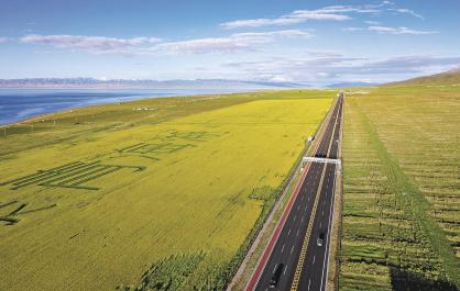 【两会特刊·会内会外】两会热议：基础设施激活城乡新动能
