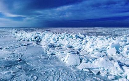 青海湖藍冰IP引爆高原冰雪熱經(jīng)濟