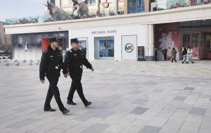 【新春走基层】一城烟火 因坚守而温暖