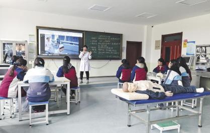 【两会特别报道·京青一家亲】愿做高原铺路石