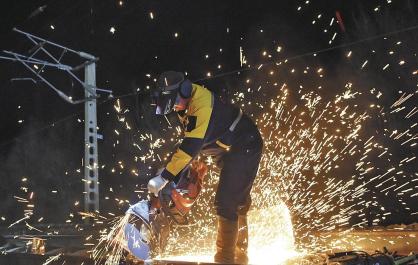 枕戈待旦守防线 护航铁路大动脉