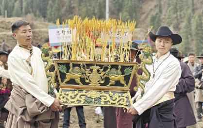 玛可河畔开新犁 班玛县灯塔乡举行第六届传统春耕仪式