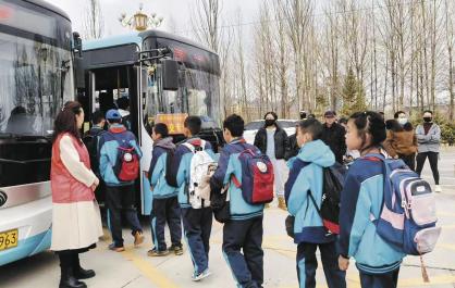 【祖国好 家乡美】3辆专线公交暖心守护148名学子平安出行