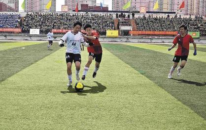 逐梦绿茵场 青春向未来——互助县2026年“县长杯”校园足球联赛首日见闻