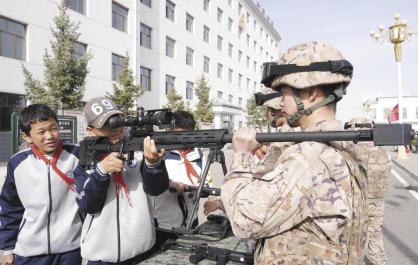 军营开放日激发青春强军梦