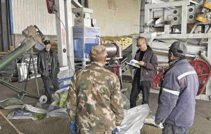 【万名干部下乡】深耕沃土兴产业 利益联结促增收