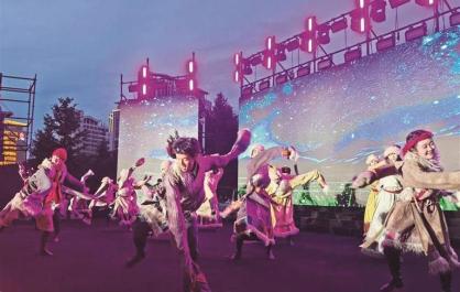 青海艺校“潮玩”秀精彩上演
