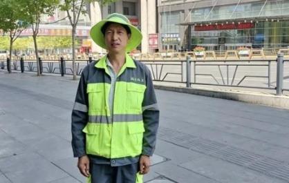 脱下军装 他依然是城市的“哨兵”——记“全国优秀环卫工人”高志坚