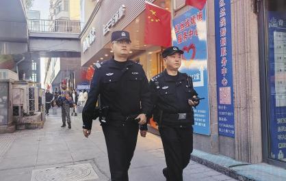 烟火繁华处，“警”色从不缺席——国庆假期坚守岗位见闻